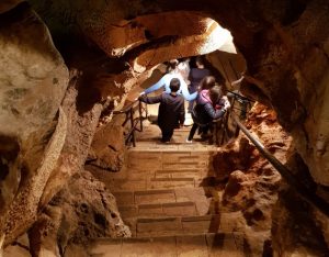 Visiter la grotte de saint cezaire